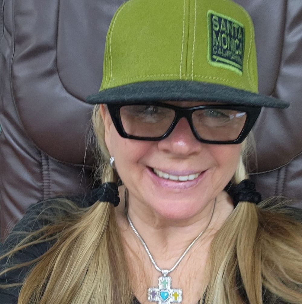 Meet your Posher, Debbie